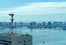 東京湾とレインボーブリッジとお台場
